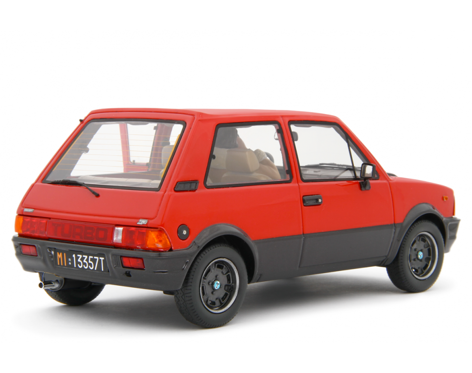 Innocenti De Tomaso Turbo 1983 Red Vacanze di Natale con Billo 1:18 - 84792