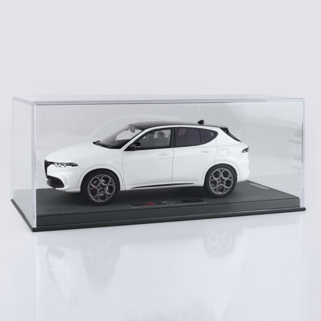 Alfa Romeo Tonale Tributo 2022 Plug-in Hybrid Bianco Alfa 1:18 - 85540