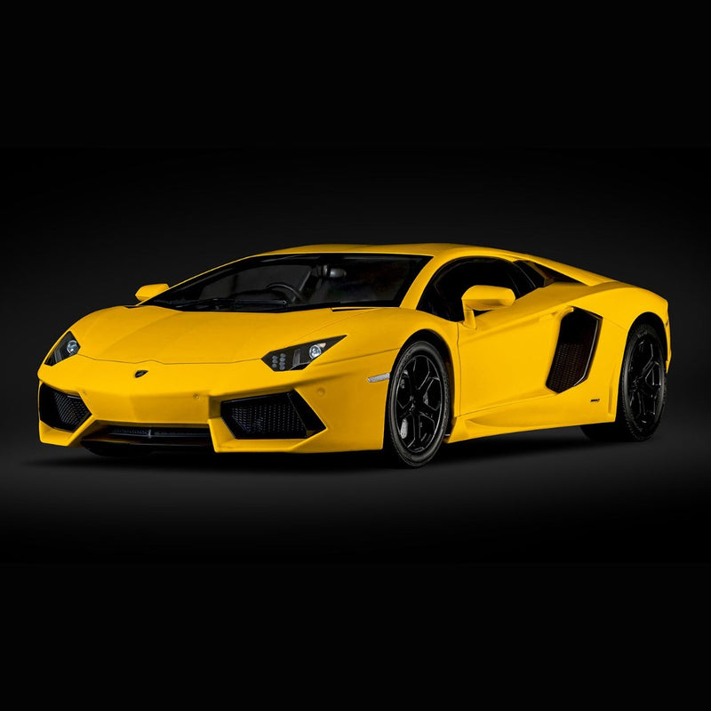 Lamborghini Aventador LP 700-4 Giallo Orion by Pocher 1:8 - 85816