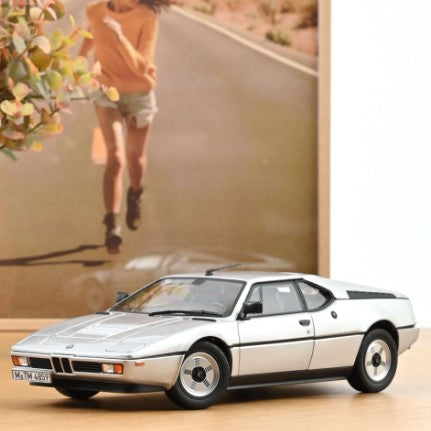 BMW M1 1980 Silver Metallic 1:18 - 86058