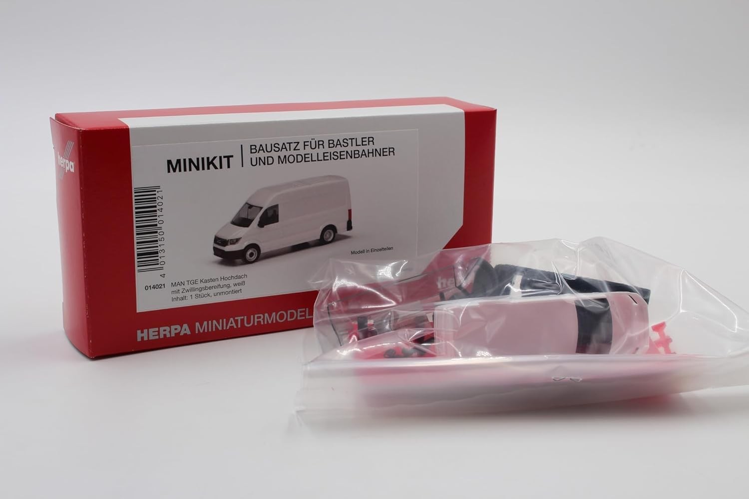 MAN TGE HD + dubbel lucht Minikit white 1:87 - 86157