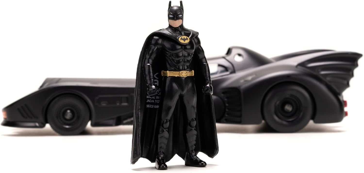 Batmobile 1989 Armored Batman Figure 1:24 - 86234