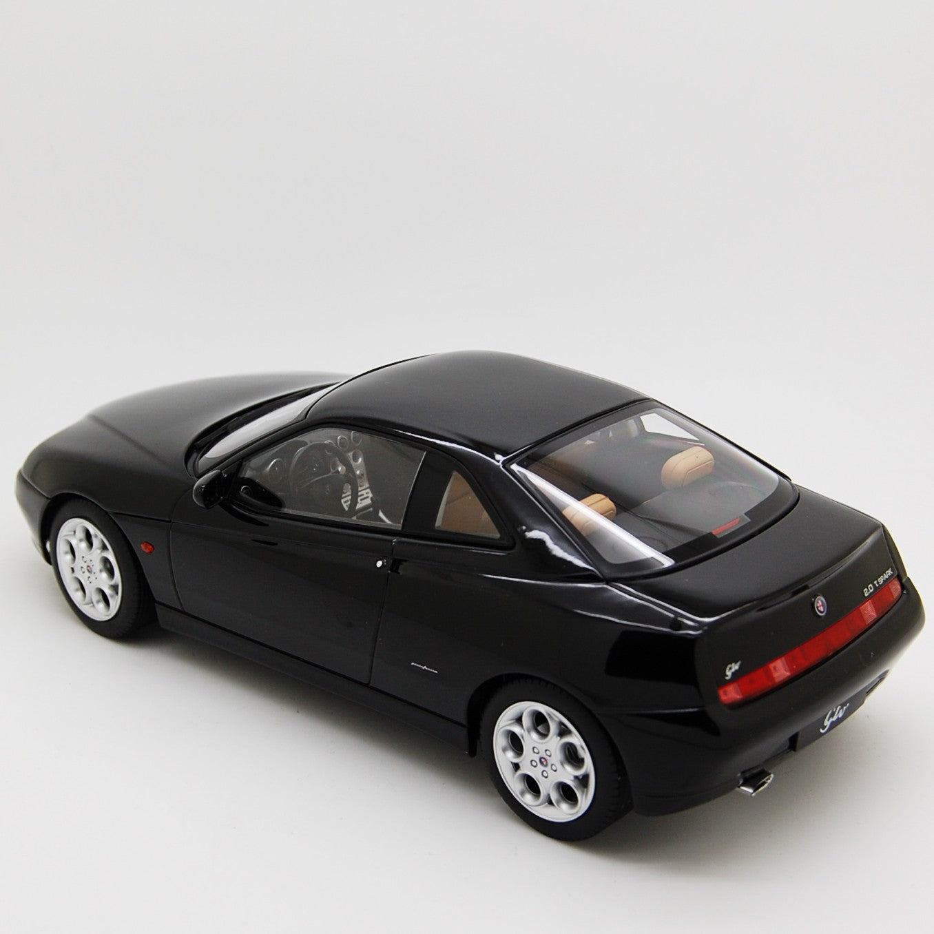 Alfa Romeo GTV 2.0 Twin Spark 1999 Nero 1:18 - 86377