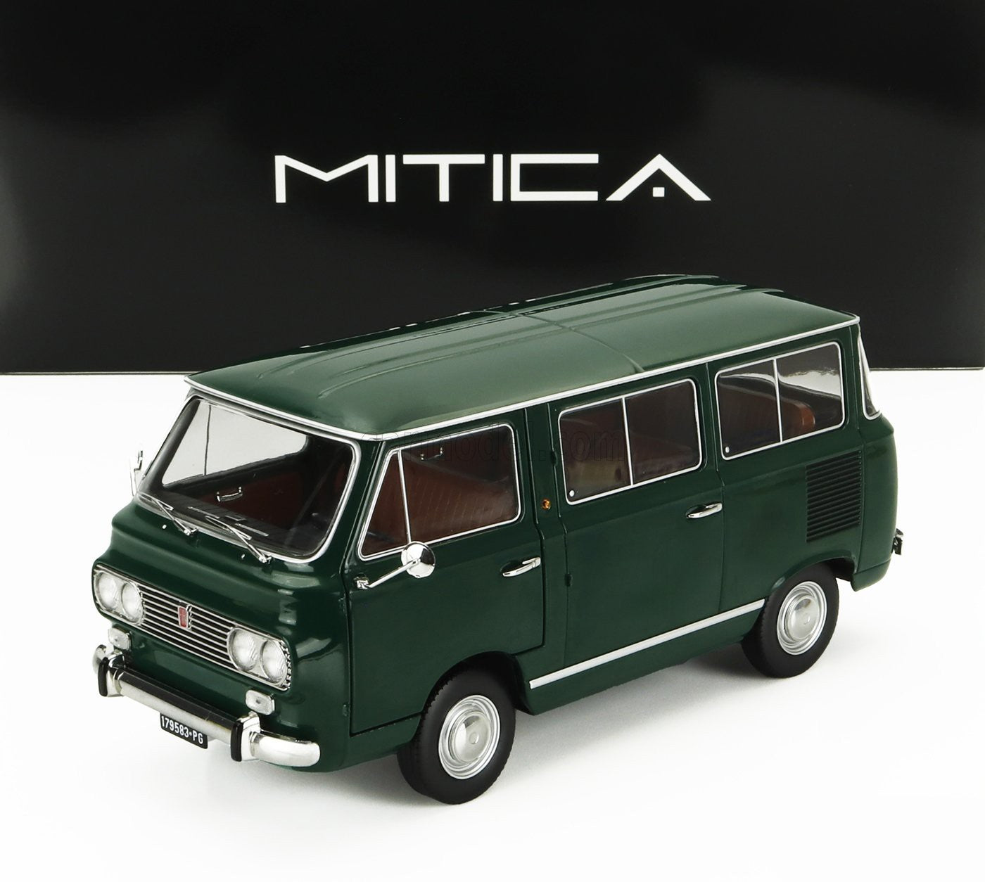 Fiat 850 Familiare Serie 2 1970 Verde Oliva Metallizzato 1:18 - 86544