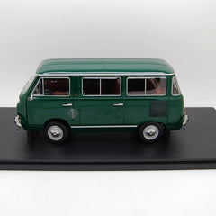 Fiat 850 Familiare Serie 2 1970 Verde Oliva Metallizzato 1:18 - 86546