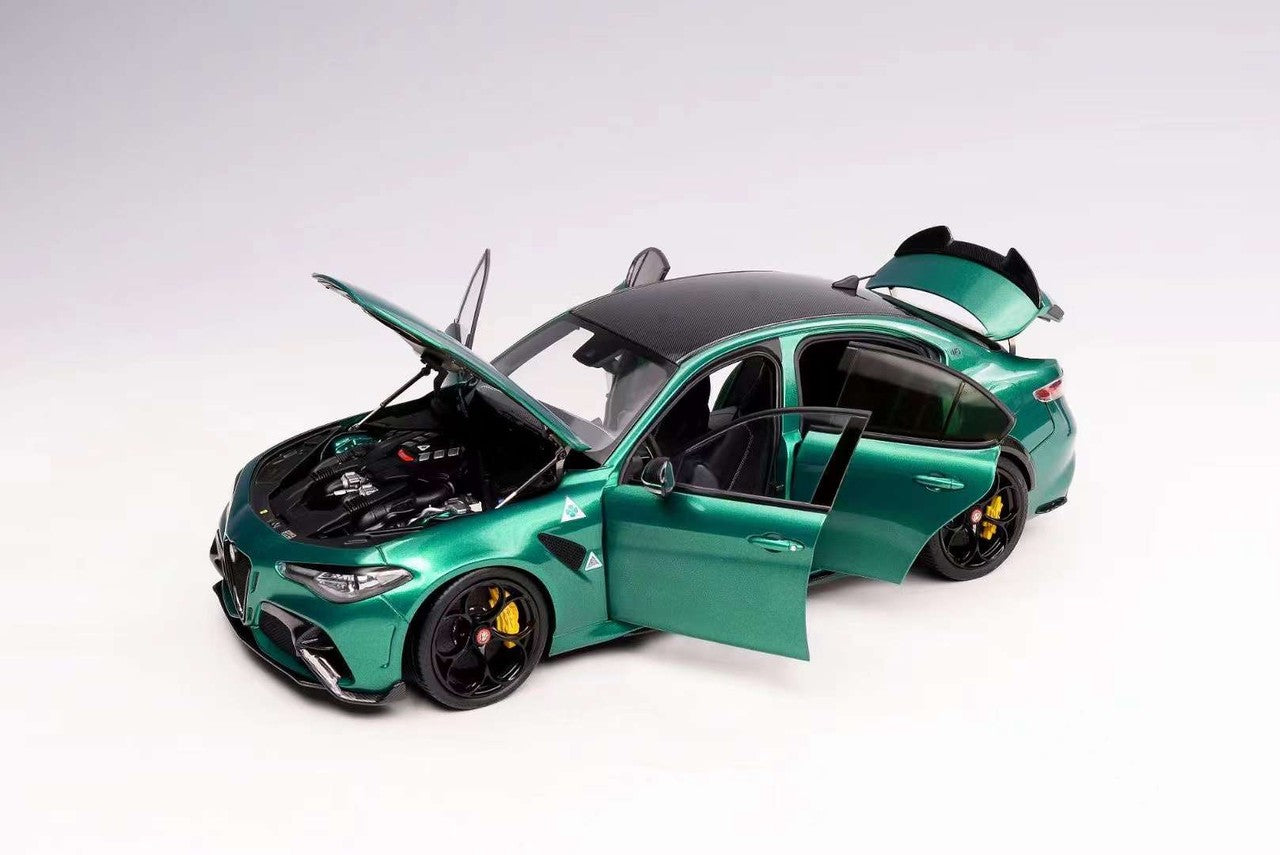 Alfa Romeo Giulia GTAm 2021 Montreal Green 1:18 - 86565
