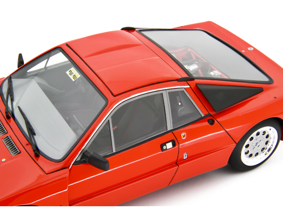Lancia 037 Rally Stradale 1982 Rosso 1:18 - 86897