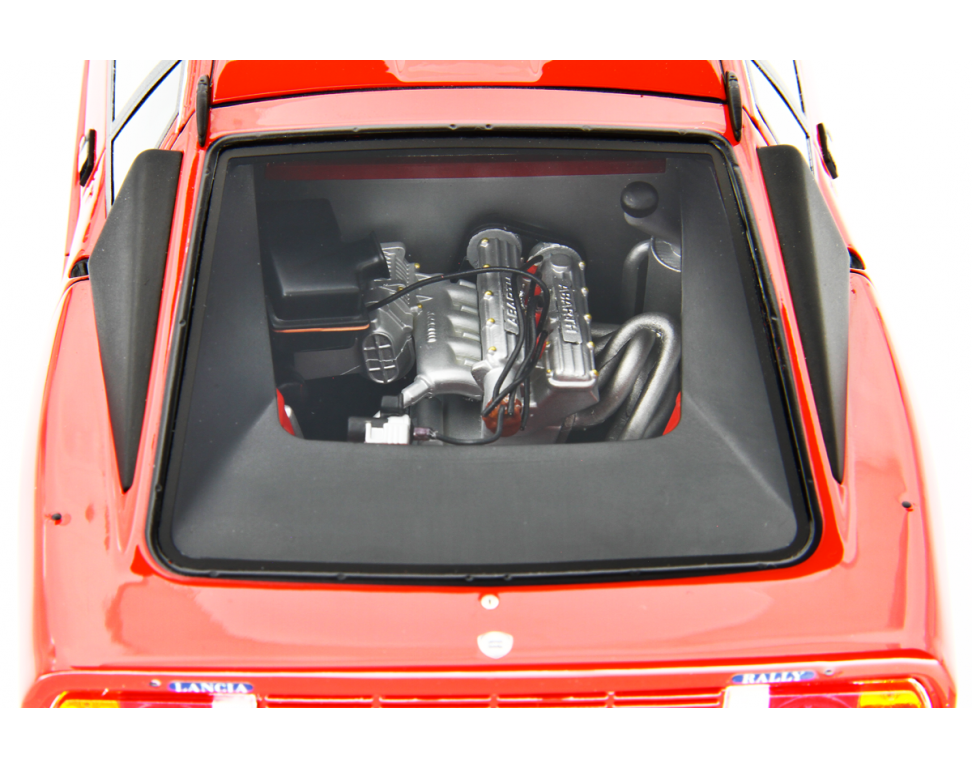 Lancia 037 Rally Stradale 1982 Rosso 1:18 - 86898