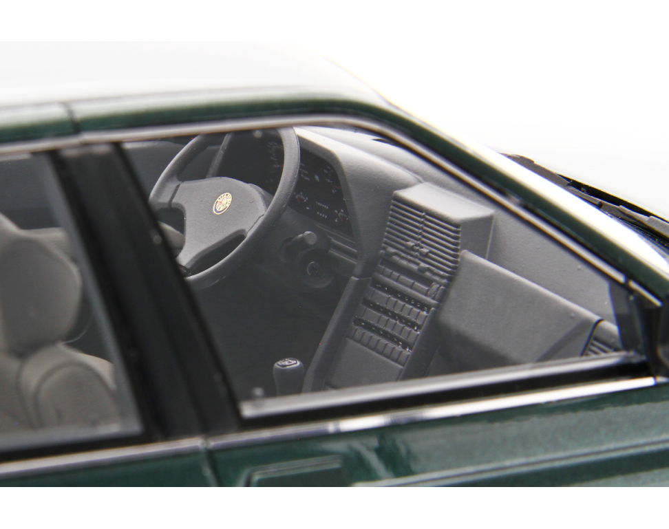 Alfa Romeo 164 2.0 Twin Spark 1987 Verde metallizzato 1:18 - 86970