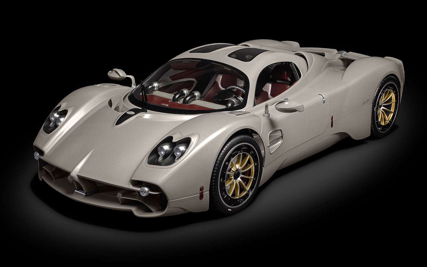 Pagani Utopia Coupe Rinascimento Lucido Kit Pocher 1:8 - 87021