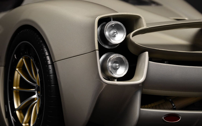 Pagani Utopia Coupe Rinascimento Lucido Kit Pocher 1:8 - 87026