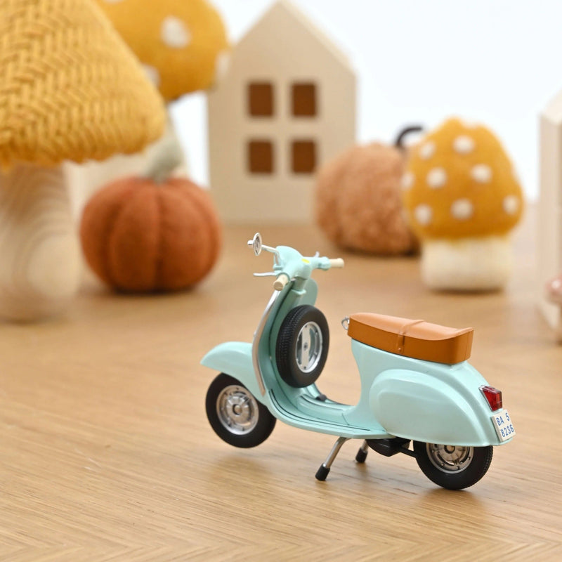 Vespa 50 N 1969 Acqua Marina Blue 1:18 - 87057