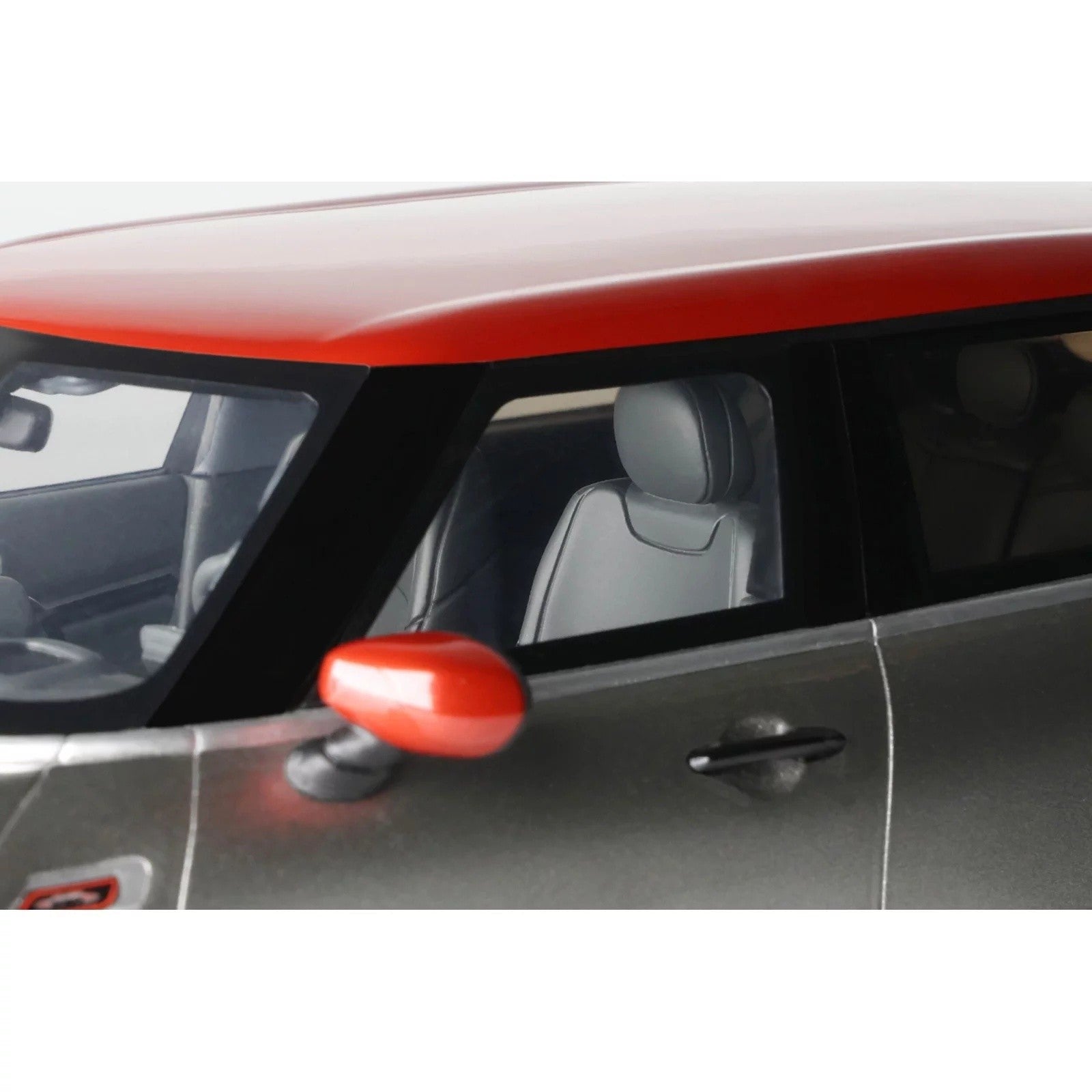 Mini Clubman (F54) JCW 2021 Melting Silver III Red Deco 1:18 - 87584