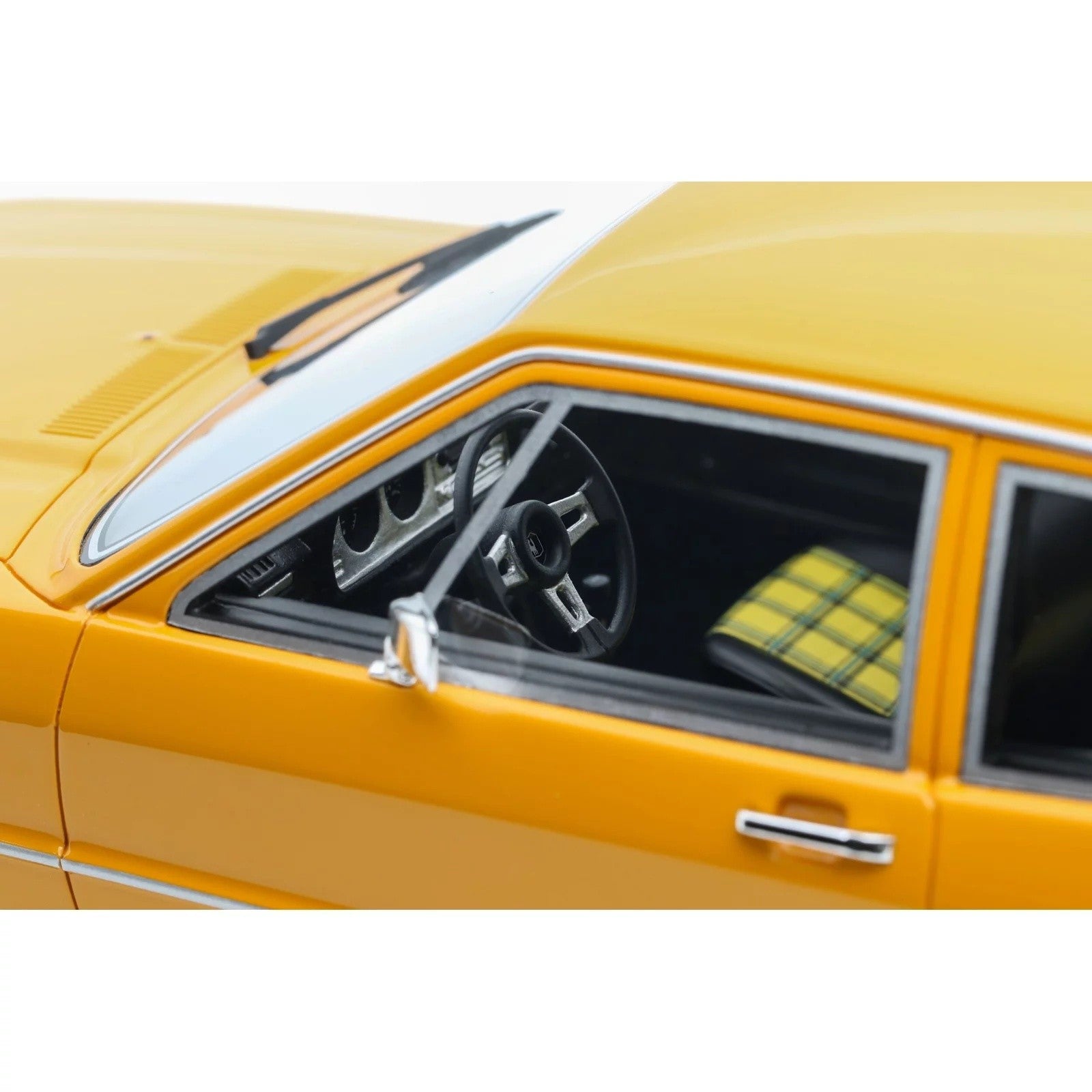 Volkswagen Scirocco Gti MK1 1977 Jaune Marino 1:18 - 87645