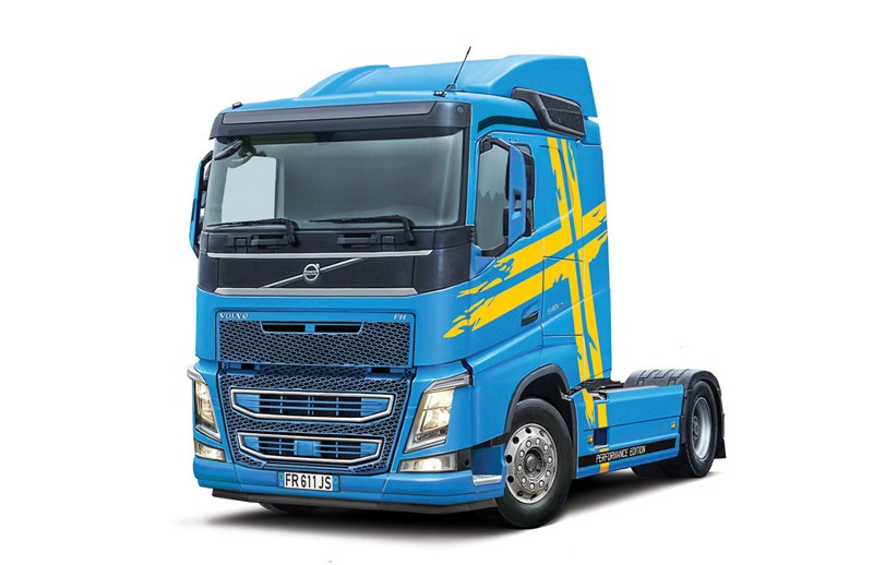 Volvo FH Low Roof kit 1:24 - 87710