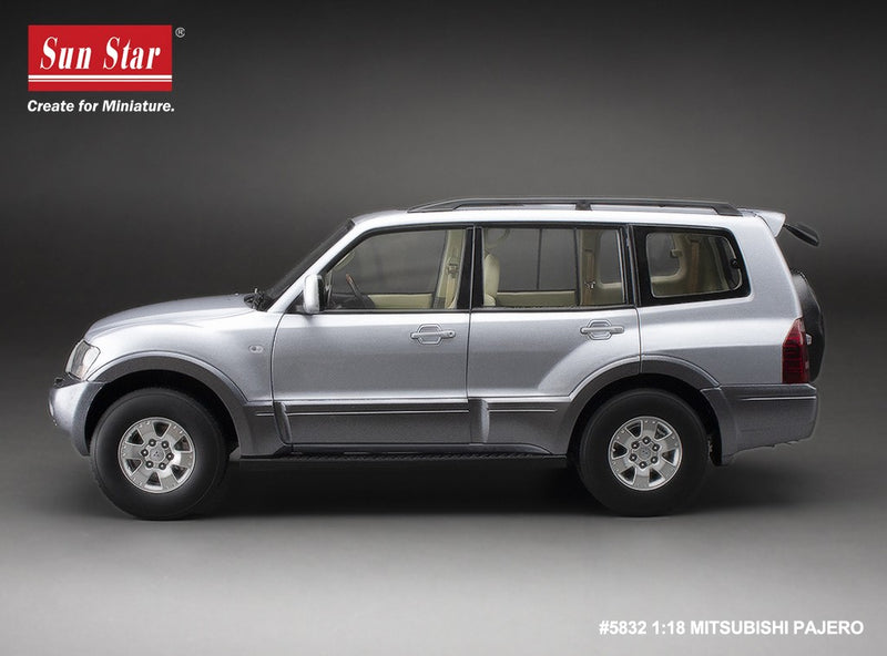 Mitsubishi Pajero 3.5L V6 (V73) 2006 Silver Gray 1:18 - 88257