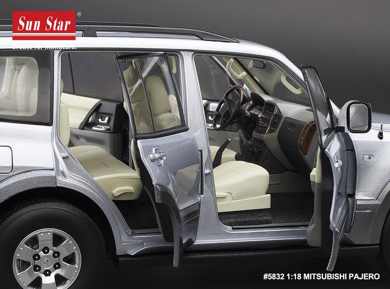 Mitsubishi Pajero 3.5L V6 (V73) 2006 Silver Gray 1:18 - 88262