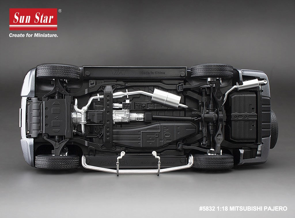 Mitsubishi Pajero 3.5L V6 (V73) 2006 Silver Gray 1:18 - 88266