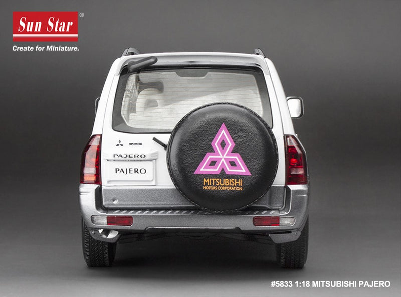 Mitsubishi Pajero 3.5L V6 (V73) 2006 White 1:18 - 88275