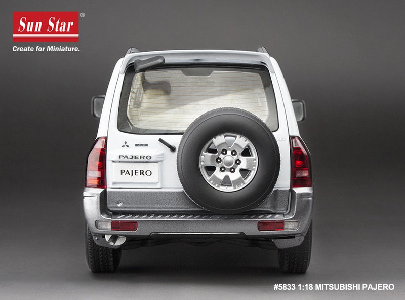 Mitsubishi Pajero 3.5L V6 (V73) 2006 White 1:18 - 88276