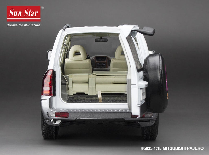 Mitsubishi Pajero 3.5L V6 (V73) 2006 White 1:18 - 88277