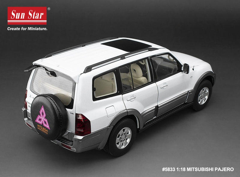 Mitsubishi Pajero 3.5L V6 (V73) 2006 White 1:18 - 88279
