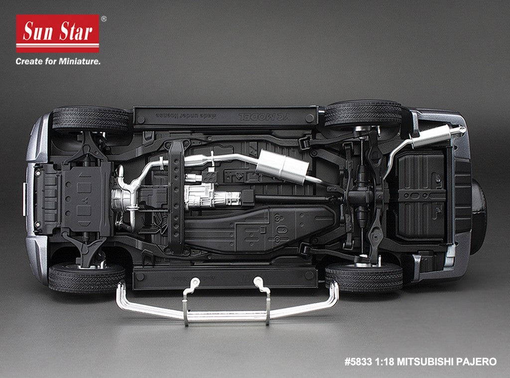 Mitsubishi Pajero 3.5L V6 (V73) 2006 White 1:18 - 88280