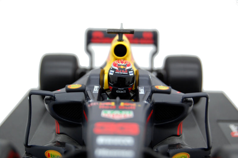 Red Bull Tag Heuer RB13 2017 Max Verstappen 1:18 - 8837
