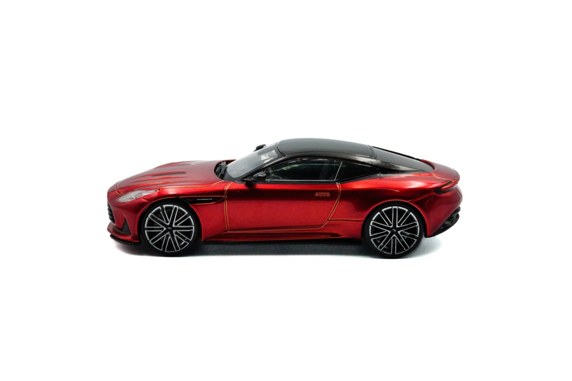 Aston Martin DB12 2023 Hyper Red 1:43 - 88470