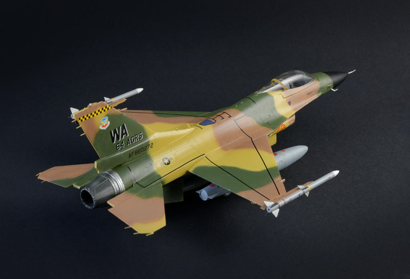 F-16C Fighting Falcon War Thunder Kit 1:48 - 88591