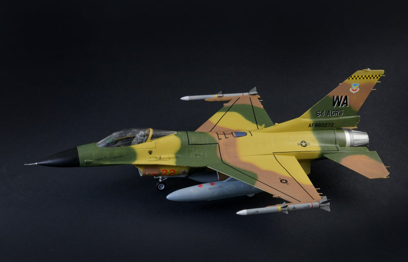 F-16C Fighting Falcon War Thunder Kit 1:48 - 88592