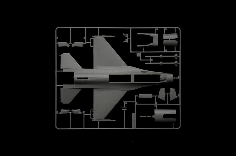 F-16C Fighting Falcon War Thunder Kit 1:48 - 88594