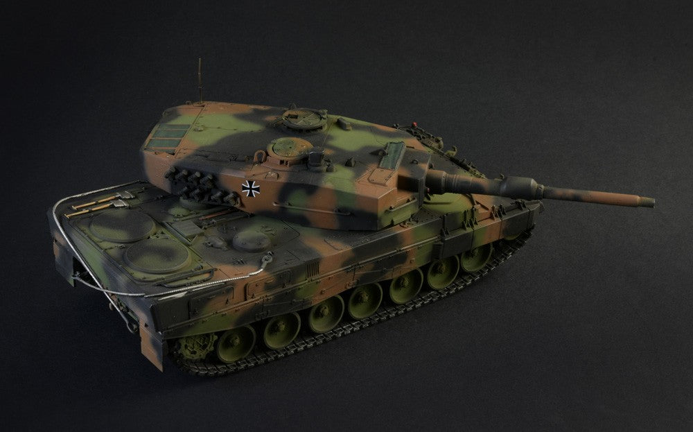 Leopard 2 A4 Carro Armato War Thunder Kit 1:35 - 88611