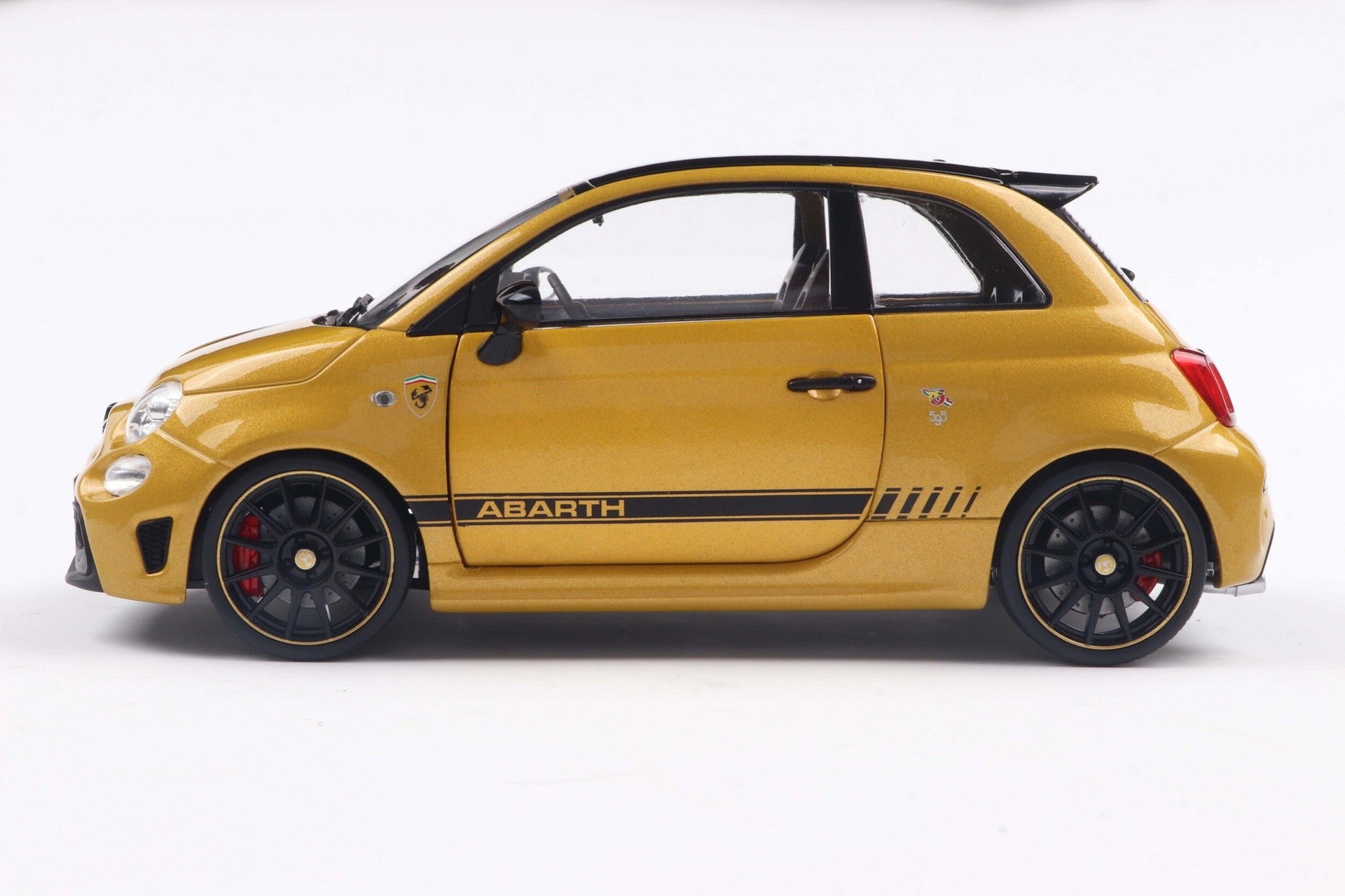 Fiat F595 Abarth 2024 Solido Works Yellow Metallic - Black 1:18 - 88625