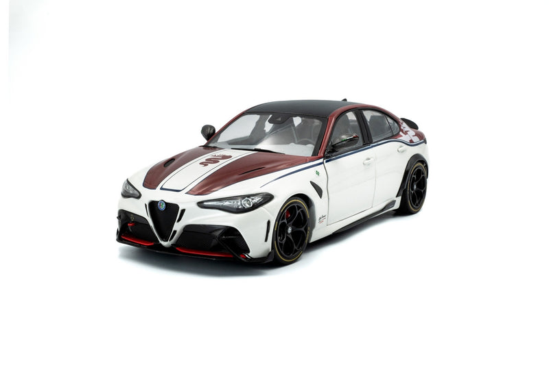 Alfa Romeo Giulia GTA 2023 White-Red 1:18 - 88696