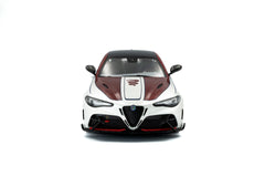 Alfa Romeo Giulia GTA 2023 White-Red 1:18 - 88701
