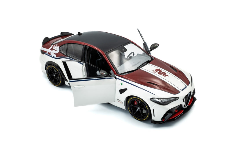 Alfa Romeo Giulia GTA 2023 White-Red 1:18 - 88702
