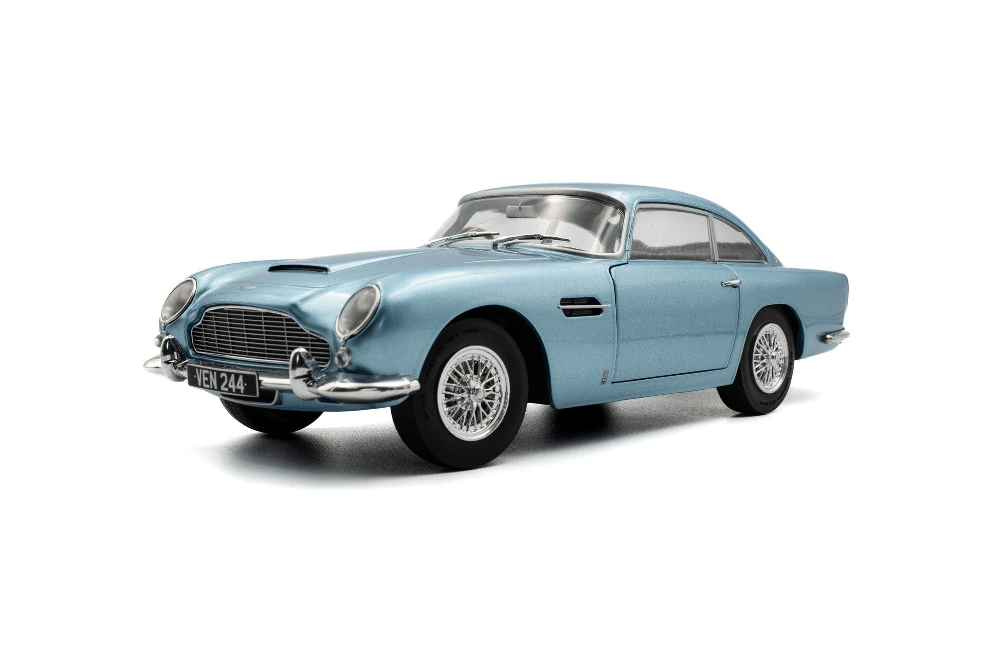 Aston Martin DB5 RHD 1964 Light Metallic Blue 1:18 - 88879