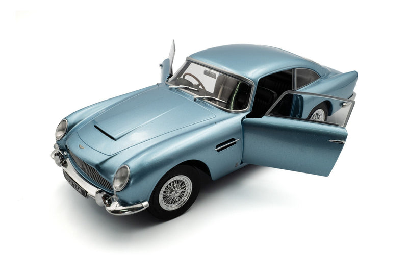 Aston Martin DB5 RHD 1964 Light Metallic Blue 1:18 - 88885