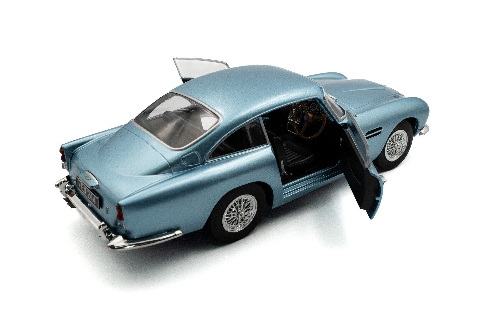 Aston Martin DB5 RHD 1964 Light Metallic Blue 1:18 - 88886