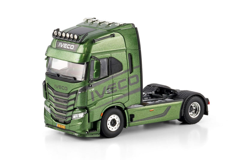 Iveco S-Way AS Hight 4X2 Model Year 2024 Green 1:50 - 89085