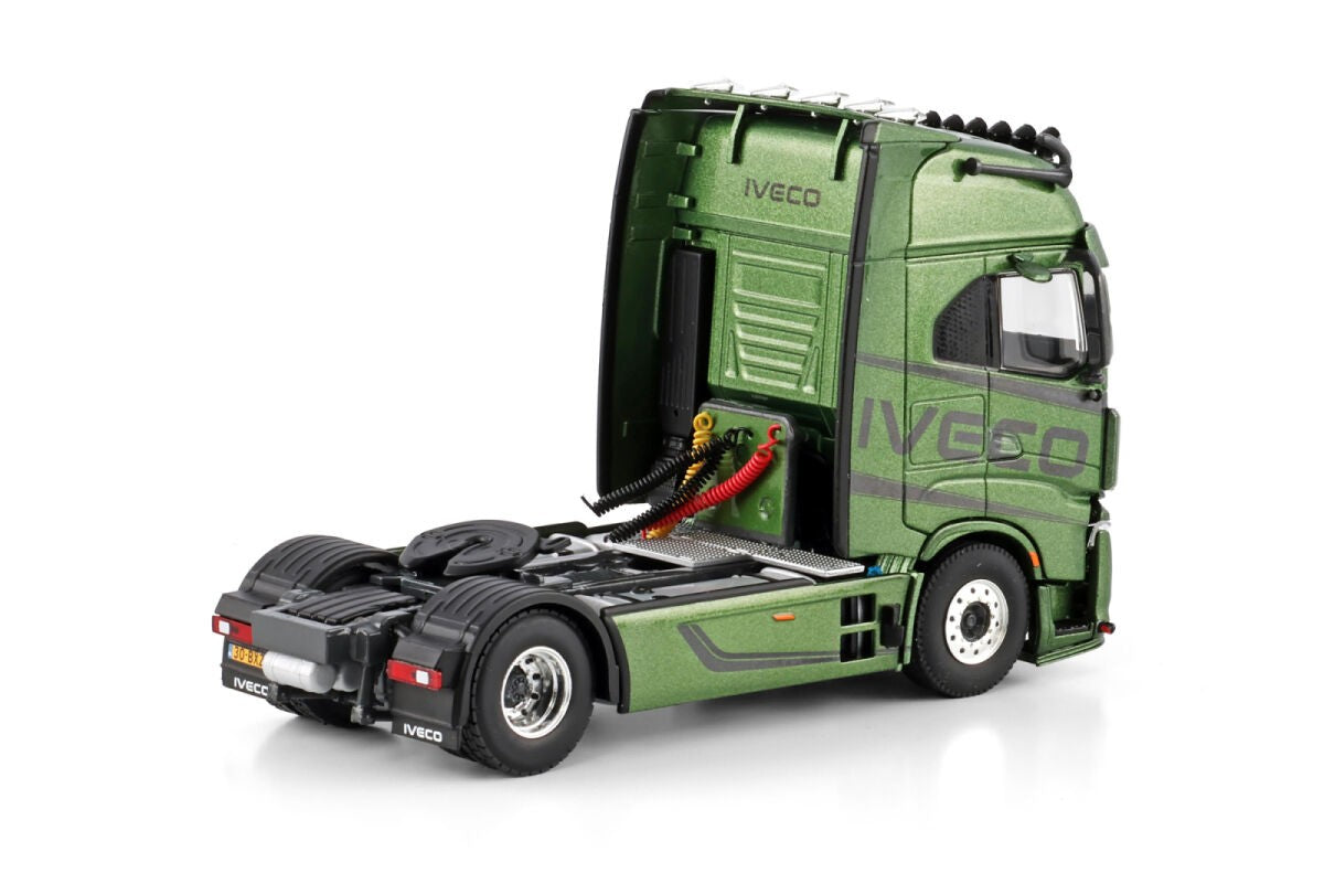 Iveco S-Way AS Hight 4X2 Model Year 2024 Green 1:50 - 89086