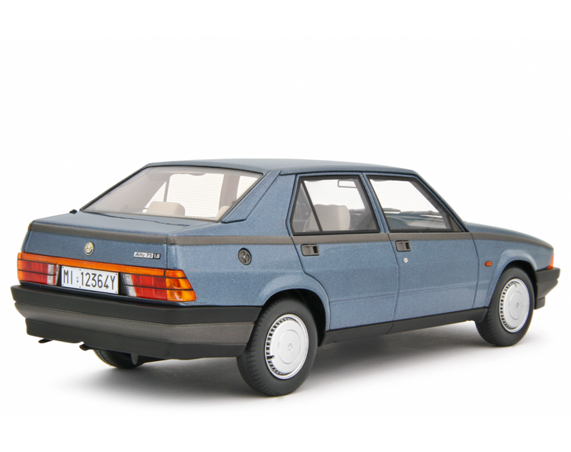 Alfa Romeo Alfa 75 1.6-1.8 1985 Blu metallizzato 1:18 - 89294