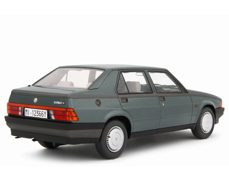Alfa Romeo Alfa 75 1.6-1.8 1985 Verde metallizzato 1:18 - 89320