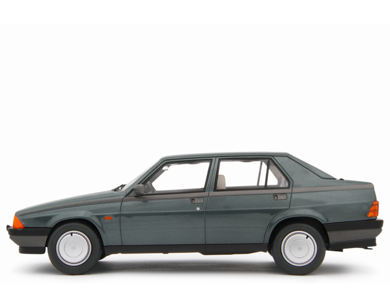 Alfa Romeo Alfa 75 1.6-1.8 1985 Verde metallizzato 1:18 - 89321