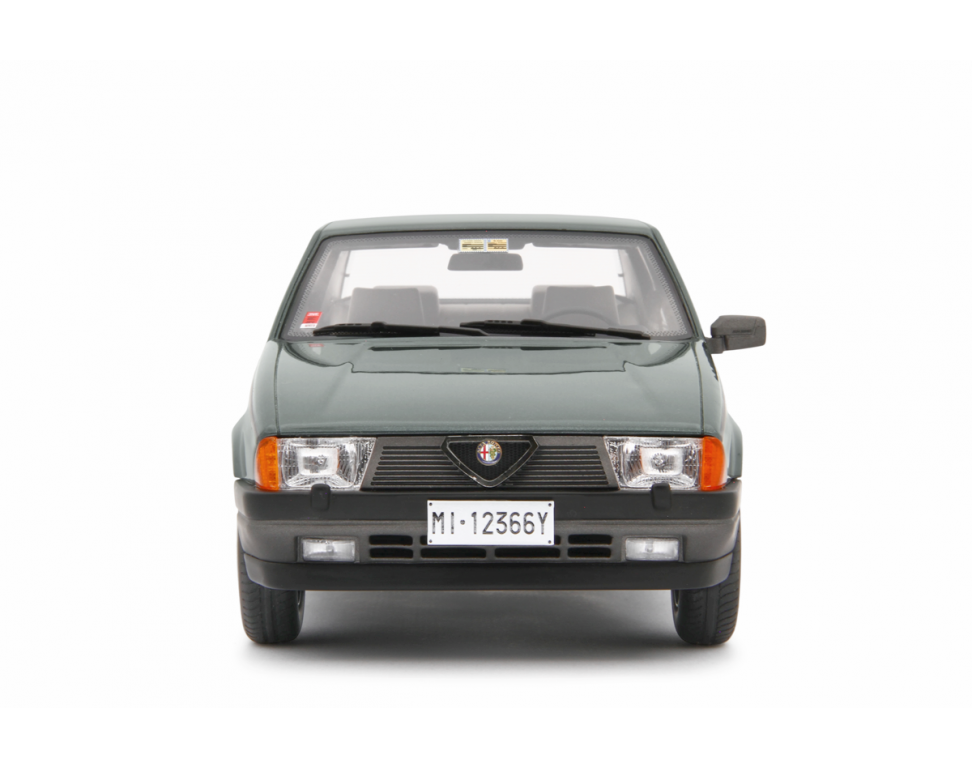 Alfa Romeo Alfa 75 1.6-1.8 1985 Verde metallizzato 1:18 - 89323