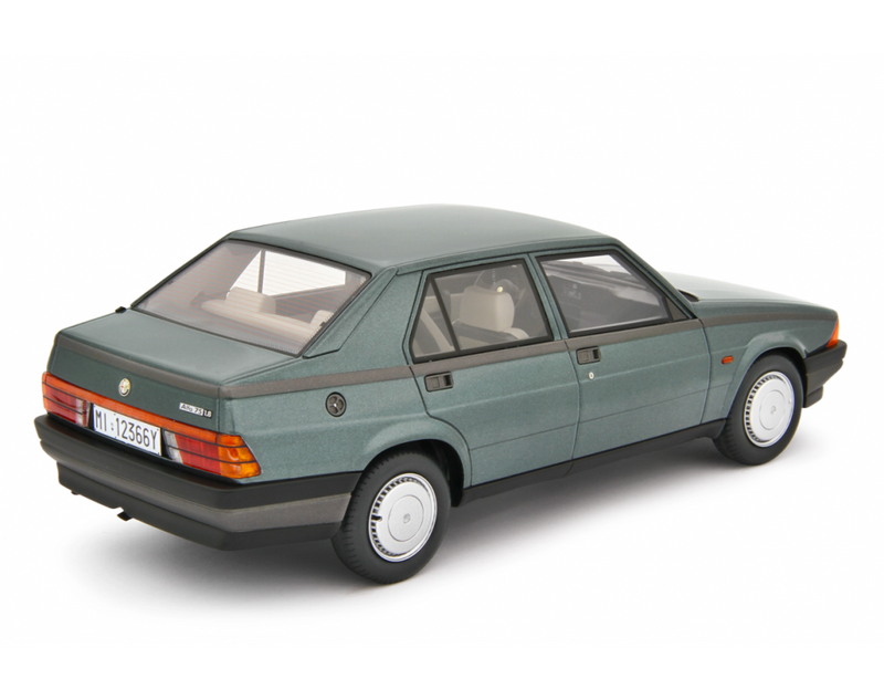 Alfa Romeo Alfa 75 1.6-1.8 1985 Verde metallizzato 1:18 - 89324