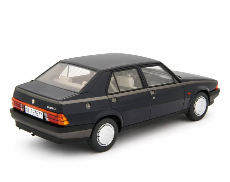 Alfa Romeo Alfa 75 1.6-1.8 1985 Blu scuro 1:18 - 89337
