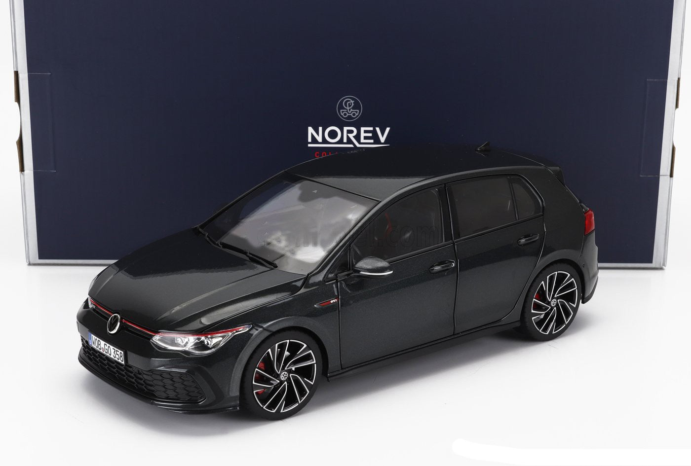Volkswagen Golf VIII GTI 2020 Black 1:18 - 89642