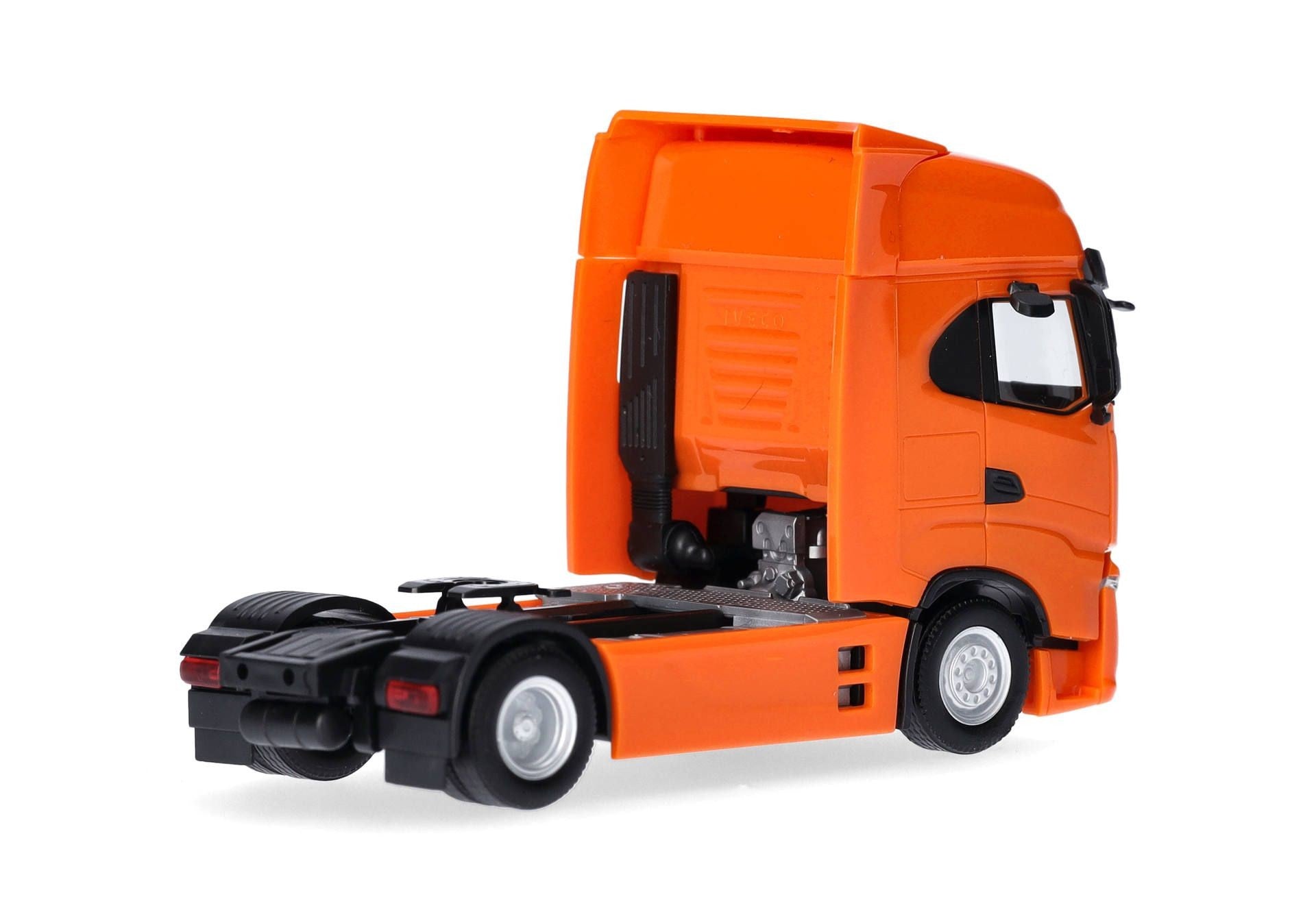 89646